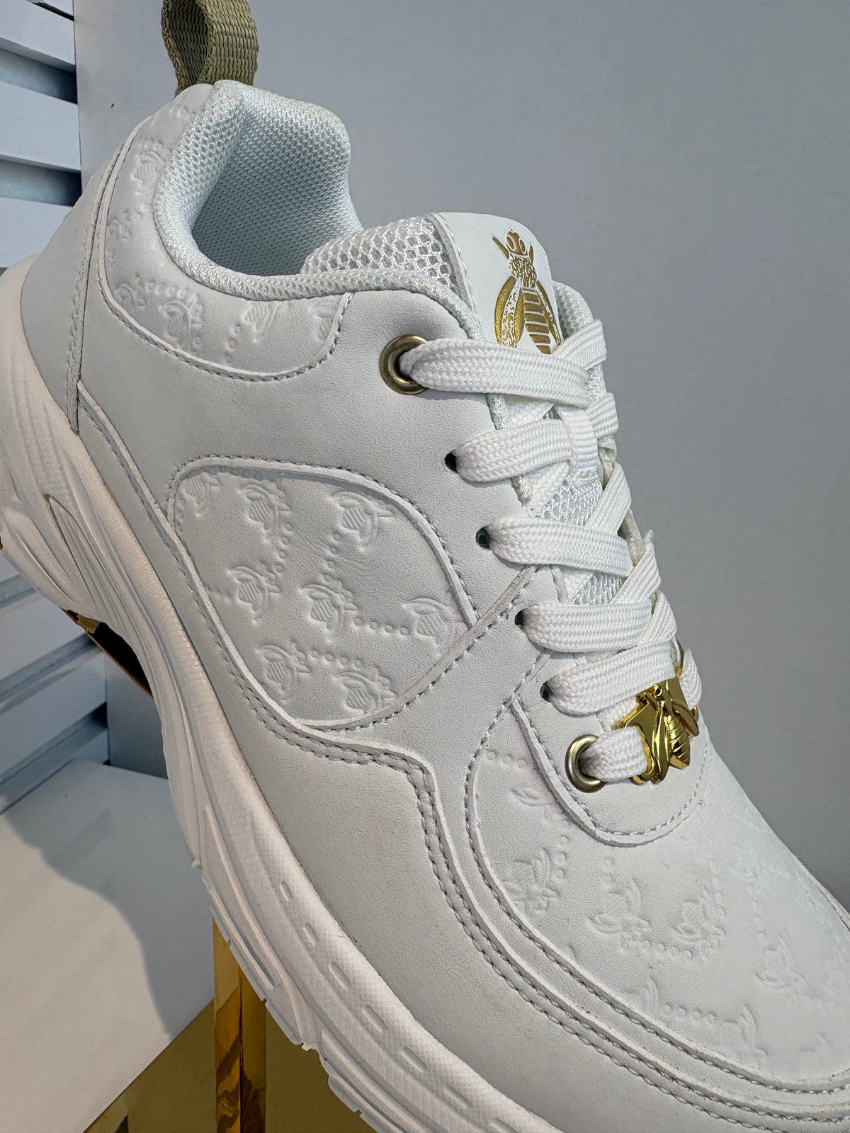 Virion Chunky Sneakers met Bee Details – Wit/Goud