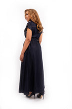 Velora Maxi Denim Jurk Donkerblauw met Ceintuur en Gouden Knopen